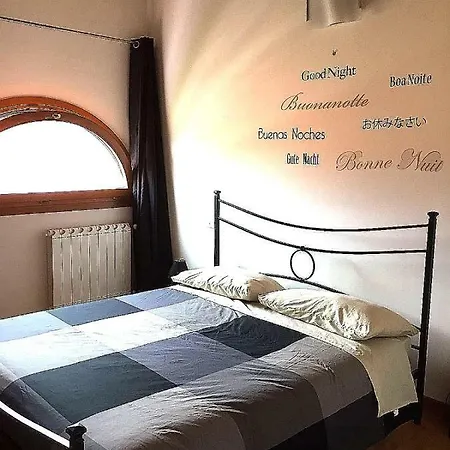 Venice House Apartmán *